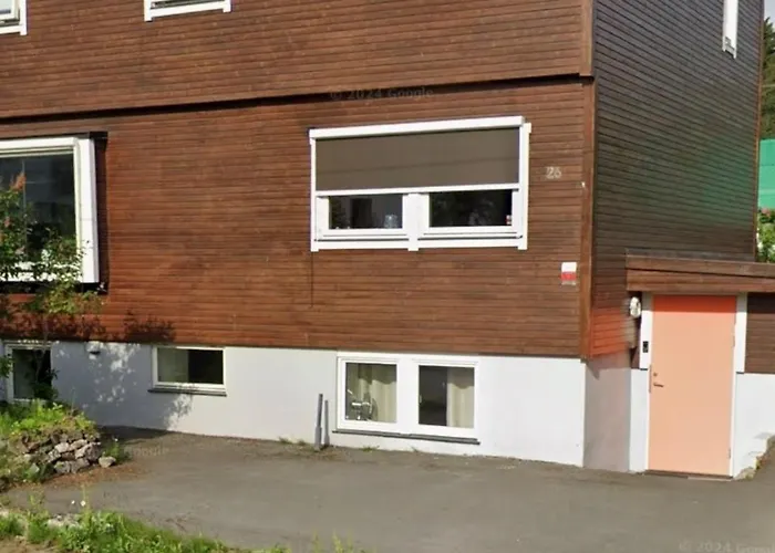 Welcome To The With The Orange Door * Tromsø